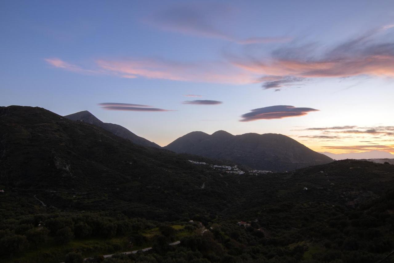 The Mountain House - Authentic Cretan Hideaway - Breathtaking And Nature Views Tourlotí Eksteriør billede